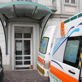 Arma di Taggia: un furgoncino gli taglia la strada, 32enne finisce in ospedale