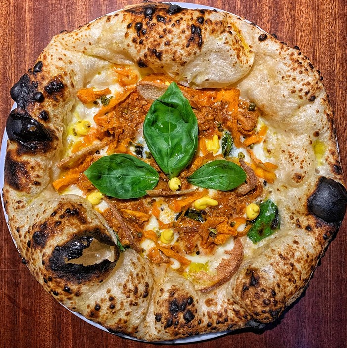 la pizza speciale dedicata a Raffaella Carrà da Cocciuto la pizza speciale dedicata a Raffaella Carrà da Cocciuto