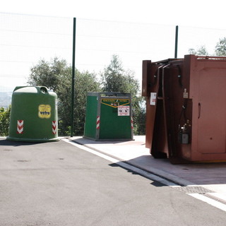 Il centro raccolta rifiuti speciali di Coldirodi