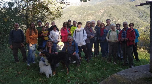 Castel Vittorio: buona partecipazione alla terza edizione della 'Camminata tra gli Olivi 2019' (foto)