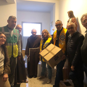 Sanremo, il Lions Club Sanremo Host dona oltre 250 chili di alimenti ai Frati Cappuccini per le famiglie in difficoltà Sanremo, il Lions Club Sanremo Host dona oltre 250 chili di alimenti ai Frati Cappuccini per le famiglie in difficoltà