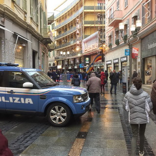 Sanremo: scattati questa mattina i controlli di sicurezza in città per il Festival che scatta oggi (Foto) Sanremo: scattati questa mattina i controlli di sicurezza in città per il Festival che scatta oggi (Foto)