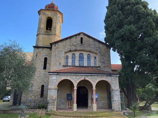 Bordighera: firmato il contratto di appalto, a breve l'ex Anglicana avrà l'impianto di climatizzazione Bordighera: firmato il contratto di appalto, a breve l'ex Anglicana avrà l'impianto di climatizzazione