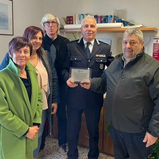 Sanremo: targa di riconoscimento alla Polizia Locale dalla Confesercenti “Impegno fondamentale per la legalità e l’equità del mercato”