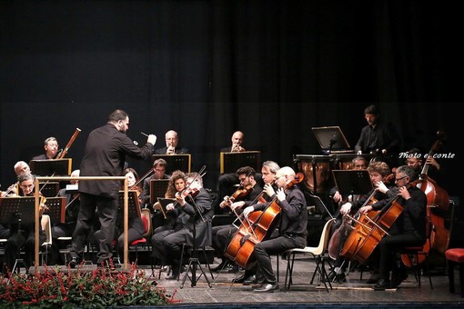 Bordighera: ieri sera al Palazzo del Parco il primo dei concerti di dicembre della Sinfonica di Sanremo (Foto)