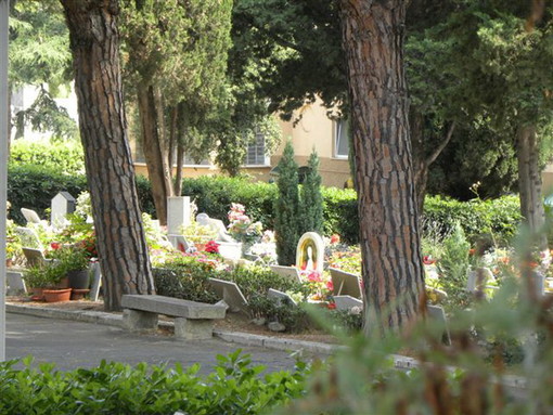 Furto al cimitero di valle Armea a Sanremo, una lettrice: "Un gesto che ferisce la memoria"