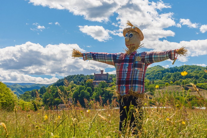 Dal 6 al 13 maggio a Castellar, in provincia di Cuneo, c’è la 'Festa degli spaventapasseri'