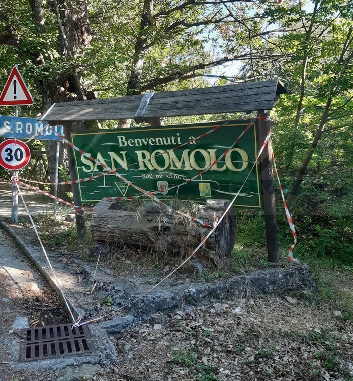 Sanremo: cartello di San Romolo in pessime condizioni, dal Comune "Intervento ritardato dall'emergenza Covid"
