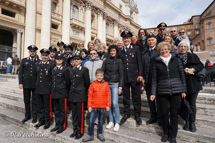 Da Diano Marina al Vaticano per l'udienza del Papa: i Carabinieri della Stazione oggi a San Pietro (Foto) Da Diano Marina al Vaticano per l'udienza del Papa: i Carabinieri della Stazione oggi a San Pietro (Foto)