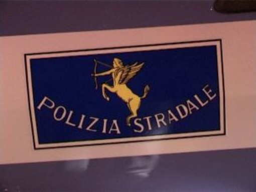 Sanremo: 6 patenti ritirate nei controlli della Stradale di questa notte