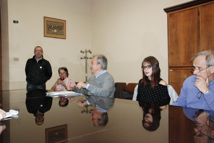 Imperia: esternalizzazione del servizio mensa, il duro j'accuse del Movimento 5 Stelle Imperia: esternalizzazione del servizio mensa, il duro j'accuse del Movimento 5 Stelle