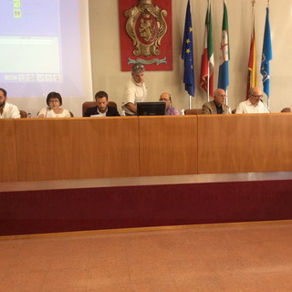 Ventimiglia: terminato dopo oltre 6 ore il primo vero Consiglio comunale, seduta fiume da record