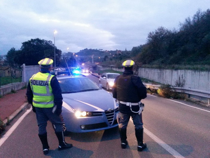 Imperia: posti di blocco ieri in Caramagna con il nuovo dispositivo di lettura elettronica delle targhe