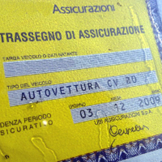 Sanremo: circolava senza assicurazione, ma il tagliando sull'auto era riprodotto al computer Sanremo: circolava senza assicurazione, ma il tagliando sull'auto era riprodotto al computer