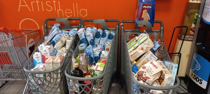 Mercoledì all'insegna della solidarietà con la Croce Rossa: raccolta di generi alimentari a Sanremo e Taggia