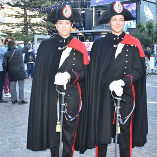 Carabinieri al Festival di Sanremo: gazebo informativo in piazza Colombo e militari in alta uniforme tra la gente Carabinieri al Festival di Sanremo: gazebo informativo in piazza Colombo e militari in alta uniforme tra la gente