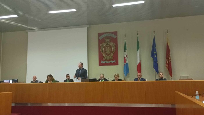 Torna il consiglio comunale a Ventimiglia: bilancio, Imu, Irpef e Dup tra i punti all'ordine del giorno Torna il consiglio comunale a Ventimiglia: bilancio, Imu, Irpef e Dup tra i punti all'ordine del giorno