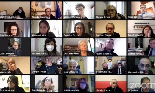 Sanremo: in apertura di consiglio comunale si parla di sviluppo, musica, maxi sedie e villa Angerer