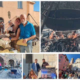 Caldarroste, panisse, frittelle di mele e musica: la Castagnata anima Perinaldo (Foto) Caldarroste, panisse, frittelle di mele e musica: la Castagnata anima Perinaldo (Foto)