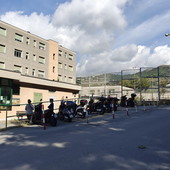 Sanremo, agente salva detenuto dal suicidio nel carcere di Valle Armea: decisivo intervento in cella Sanremo, agente salva detenuto dal suicidio nel carcere di Valle Armea: decisivo intervento in cella