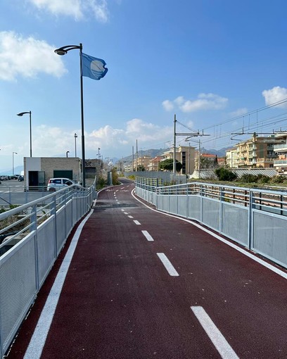 Bordighera, Ingenito: "Novità sul lungomare Argentina, riaperto tratto di pista ciclabile dai Pennoni" Bordighera, Ingenito: "Novità sul lungomare Argentina, riaperto tratto di pista ciclabile dai Pennoni"