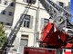 Sanremo: cadono calcinacci da una parete del 'Colombo', intervento di Vigili del Fuoco e Polizia Municipale (Foto)