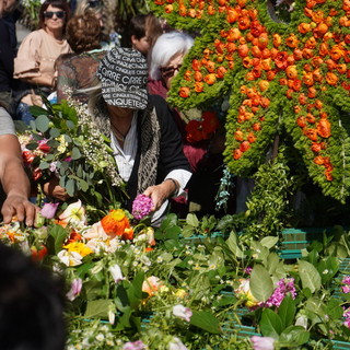 Sanremo: il Corso Fiorito 2025 prende forma con stand e iniziative per il turismo