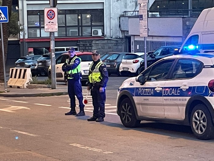 Natale sotto controllo a Sanremo: presidio diffuso della polizia locale tra anti-alcol, viabilità e abusivismo Natale sotto controllo a Sanremo: presidio diffuso della polizia locale tra anti-alcol, viabilità e abusivismo