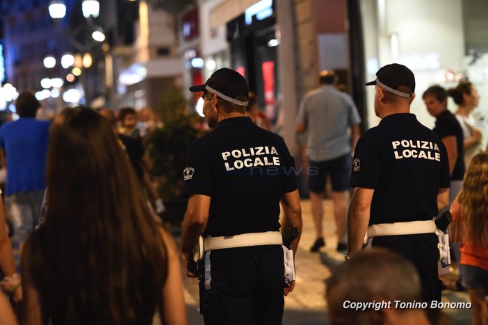 La merce sequestrata dalla Polizia Municipale