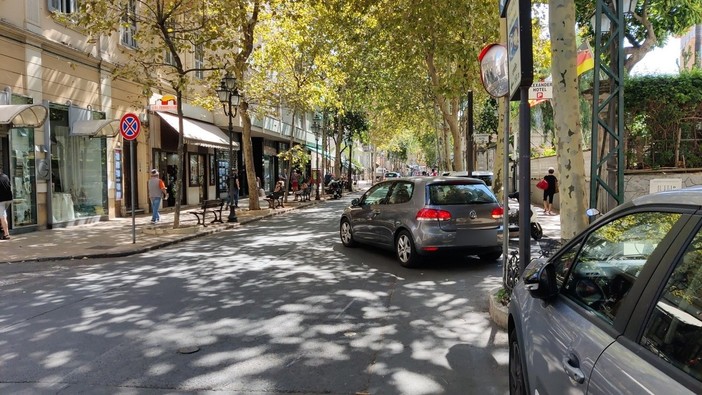 Sanremo, la Confcommercio dà il via alla raccolta firme per corso Garibaldi: "Serve sicurezza e decoro"