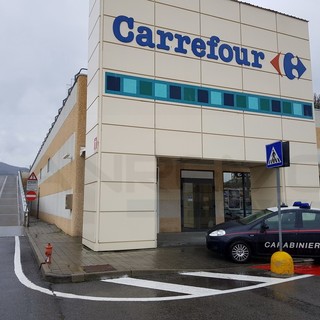 Taggia: aumentano i controlli al Carrefour, ieri fermato un 40enne dopo aver rubato dagli scaffali Taggia: aumentano i controlli al Carrefour, ieri fermato un 40enne dopo aver rubato dagli scaffali