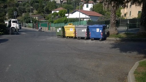Sanremo: dopo la nostra segnalazione prontissima risposta del comune: ripulita la zona, comando sulle tracce del colpevole