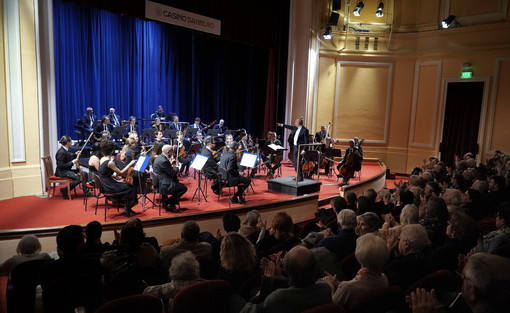 I concerti delle feste della Sinfonica: dalle musiche per coro e orchestra della tradizione natalizia, ai valzer e polke della famiglia Strauss I concerti delle feste della Sinfonica: dalle musiche per coro e orchestra della tradizione natalizia, ai valzer e polke della famiglia Strauss