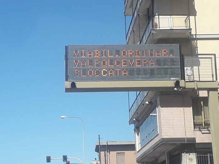 Il giorno dopo il crollo del ponte sul Polcevera: ecco la viabilità per arrivare a Genova, cosa c'è da sapere Il giorno dopo il crollo del ponte sul Polcevera: ecco la viabilità per arrivare a Genova, cosa c'è da sapere
