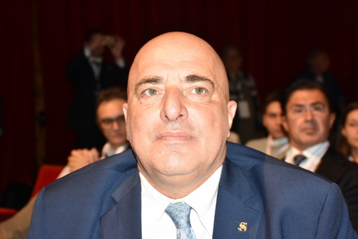 Case di Comunità, il Senatore Berrino risponde a Ioculano (Fdi): "Saranno pilastro del futuro" Case di Comunità, il Senatore Berrino risponde a Ioculano (Fdi): "Saranno pilastro del futuro"