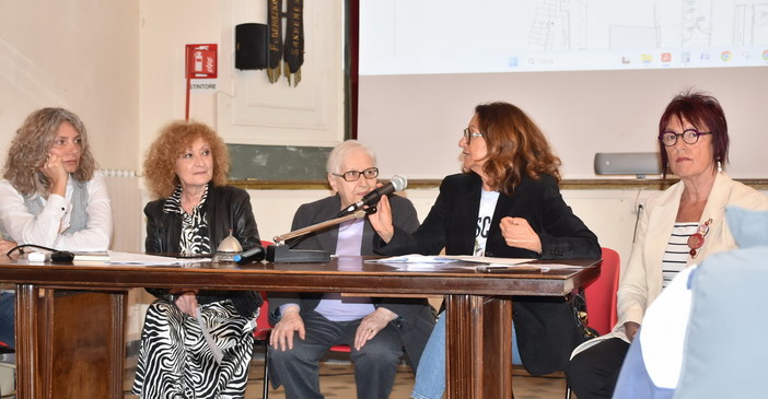 Sanremo: giardini Regina Elena, il Pat "Se le nostre sono 'fake' il Comune ci incontri e ci spieghi" Sanremo: giardini Regina Elena, il Pat "Se le nostre sono 'fake' il Comune ci incontri e ci spieghi"