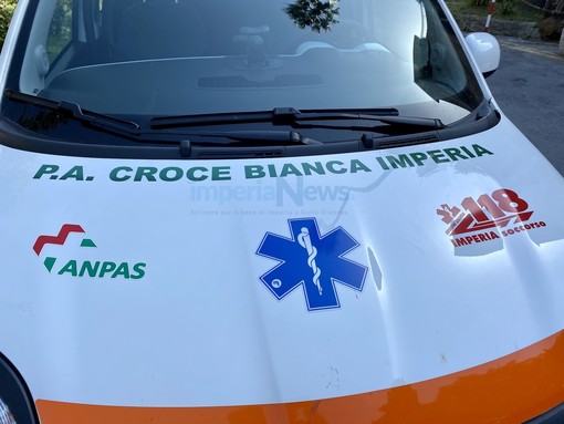 Incidente sull'Aurelia a Costarainera: il bilancio è di due feriti non gravi