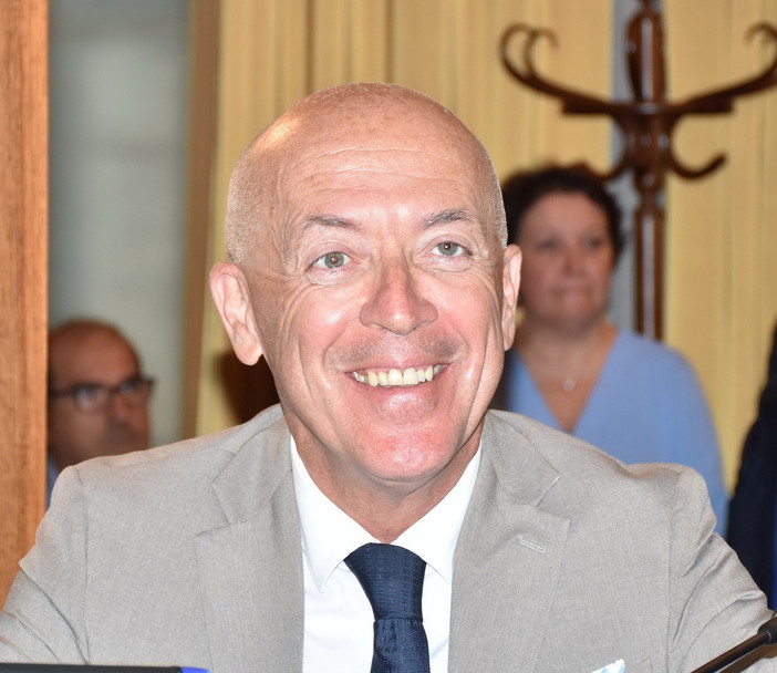 Sanremo: approvate delibere per le acque bianche a Coldirodi e il campetto di Poggio, Donzella: “Sono i frutti dell’avanzo di amministrazione” Sanremo: approvate delibere per le acque bianche a Coldirodi e il campetto di Poggio, Donzella: “Sono i frutti dell’avanzo di amministrazione”