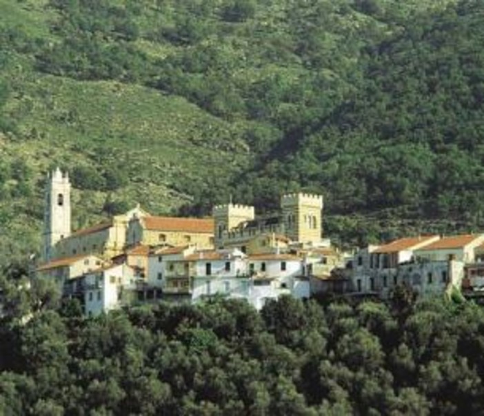 Castellaro: frana sabato scorso in strada Pose a Borgo Lampedusa, rispristinato l'acquedotto Castellaro: frana sabato scorso in strada Pose a Borgo Lampedusa, rispristinato l'acquedotto