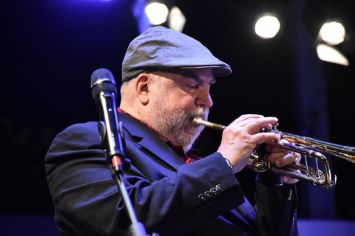 Sanremo: la tromba di Randy Brecker incanta il 'Franco Alfano' con la Sinfonica e Glauco Venier (Foto e Video)