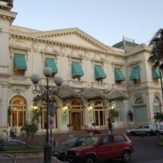 Sanremo: domani al Casinò, inaugurazione mostra con le opere di Roberto Colombo Sanremo: domani al Casinò, inaugurazione mostra con le opere di Roberto Colombo