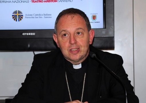 Sabato prossimo il Vescovo Suetta potrebbe consegnare una relazione al Papa sulla situazione dei migranti al confine Sabato prossimo il Vescovo Suetta potrebbe consegnare una relazione al Papa sulla situazione dei migranti al confine