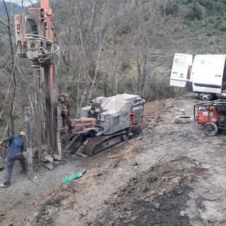 Rocchetta Nervina: si lavora anche la domenica sul cantiere per riaprire la strada Provinciale 68 (Foto)