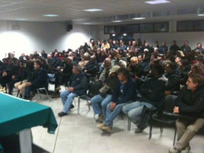 Sanremo: grande partecipazione all’assemblea della C.I.A. per dire 'no' alla “Manovra Monti” Sanremo: grande partecipazione all’assemblea della C.I.A. per dire 'no' alla “Manovra Monti”