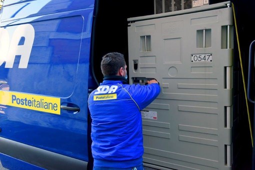 Coronavirus: sono arrivati oggi anche nella nostra provincia i vaccini di 'AstraZeneca' (Foto) Coronavirus: sono arrivati oggi anche nella nostra provincia i vaccini di 'AstraZeneca' (Foto)
