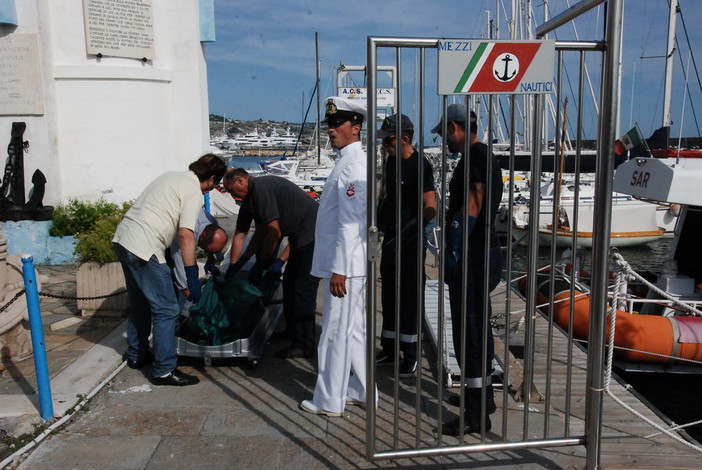 Cadavere trovato a largo di Ventimiglia: è ancora giallo sull’identità, forse è un uomo francese. Indagini a 360°