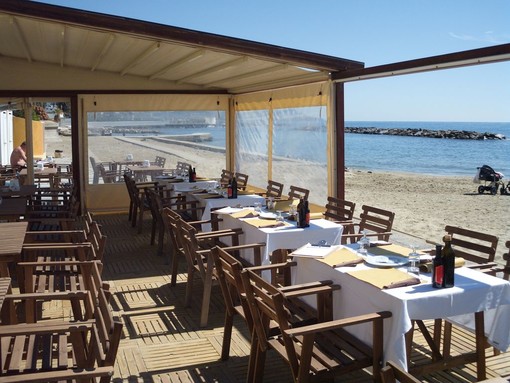 Profumo d'estate: sabato 28 apre ufficialmente la spiaggia del bar ristorante Lido Foce di Sanremo