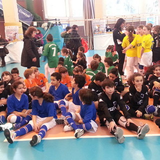 La  coppa “Fair play” al torneo Ravano per le Primarie dell'Istituto Comprensivo 'Italo Calvino'