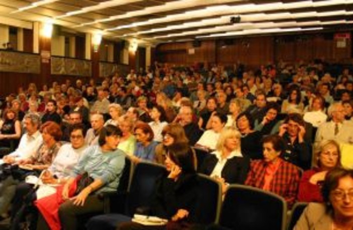 Sanremo: domattina alle 11 per le scuole la 'Giornata dell'Europa' con la chitarra di Mazzini Sanremo: domattina alle 11 per le scuole la 'Giornata dell'Europa' con la chitarra di Mazzini