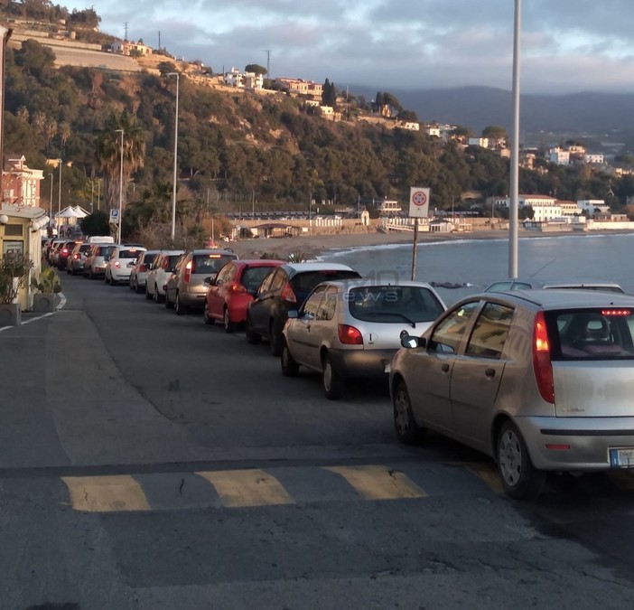 Le immagini dal lungomare di Bussana